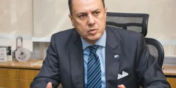 أحمد عيسى وزير السياحة والآثار