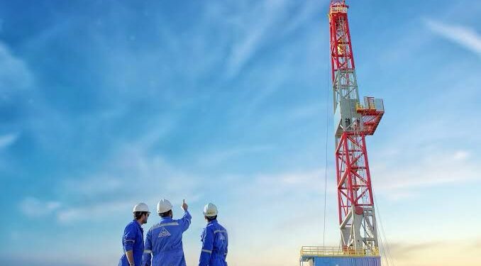 خلال حفر آبار البترول