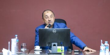 محمد شيمي وزير قطاع الأعمال العام