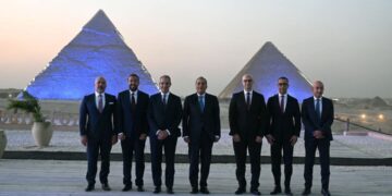 رئيس الوزراء يشهد إطلاق خدمات الجيل الخامس في مصر