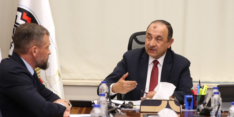 وزير قطاع الأعمال