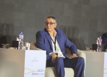 محمود غزال ورئيس مجلس إدارة شركة النيل للصناعات
