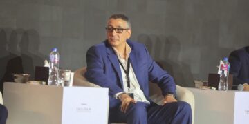 محمود غزال ورئيس مجلس إدارة شركة النيل للصناعات