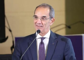 عمرو طلعت وزير الاتصالات
