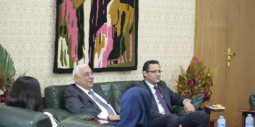 خالد البلشي نقيب الصحفيين _ أشرف القاضي رئيس المصرف المتحد