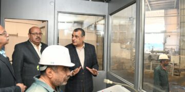 وزير الإنتاج الحربي في جولة تفقدية