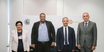 خلال مراسم توقيع الاتفاق