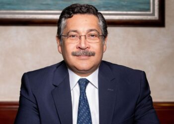 حسن غانم الرئيس التنفيذي العضو المنتدب لبنك التعمير والإسكان،