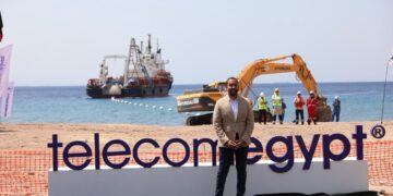 محمد نصر الرئيس التنفيذي للشركة المصرية للاتصالات