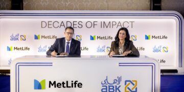 «الأهلي الكويتي- مصر» و «متلايف لتأمينات الحياة»