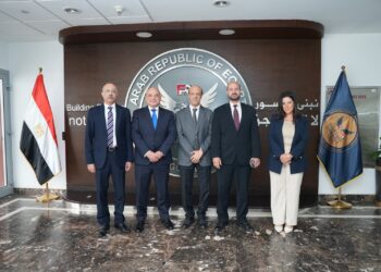 تعاون بين الرقابة المالية واقتصادية قناة السويس في سوق الكربون الطوعي