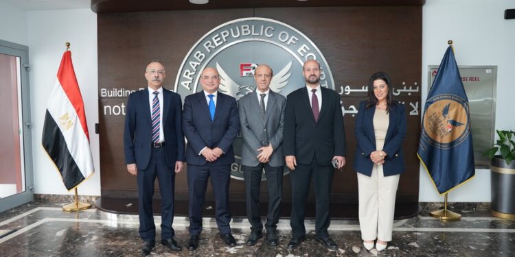 تعاون بين الرقابة المالية واقتصادية قناة السويس في سوق الكربون الطوعي