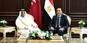 الدكتور مصطفى مدبولي مع نظيره القطري