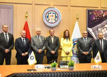 تعاون بين «المالية» والأكاديمية العربية للعلوم الإدارية والمالية والمصرفية