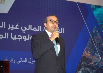 الدكتور محمد عبد العزيز
