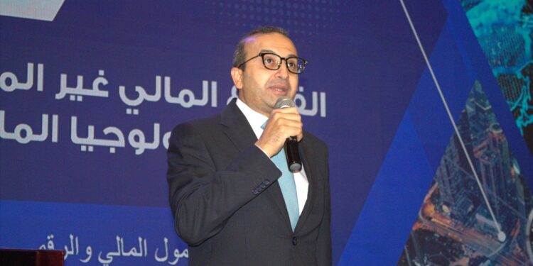 الدكتور محمد عبد العزيز