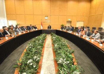 لقاء بين وزير الإسكان والمطورين العقاريين