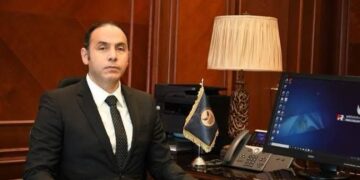 إسلام عزام رئيس البورصة المصرية