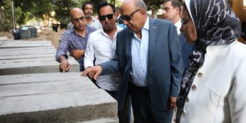 الدكتور محمود عصمت خلال الجولة