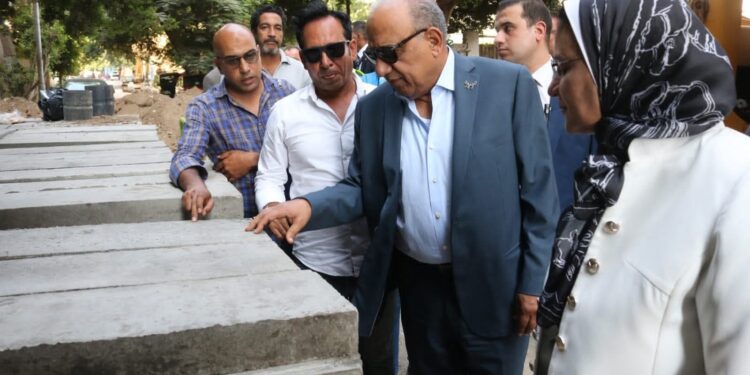 الدكتور محمود عصمت خلال الجولة