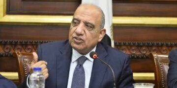 محمود عصمت وزير الكهرباء