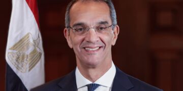 عمرو طلعت وزير الاتصالات