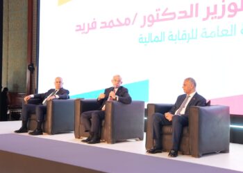 جانب من حملة قومية موسعة لنشر الوعي التأميني