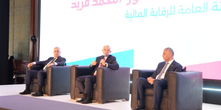 جانب من حملة قومية موسعة لنشر الوعي التأميني