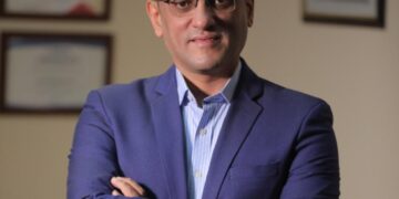 الخبير المصرفي أحمد شوقي