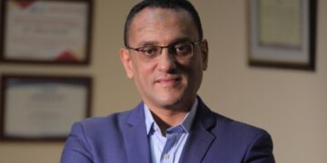 الخبير المصرفي د. أحمد شوقي