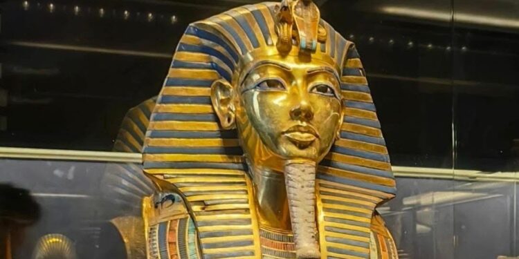 غلق قاعة الملك توت عنخ آمون