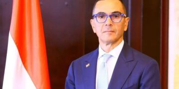 حسن الخطيب وزير الاستثمار