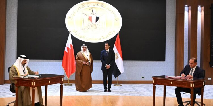 جانب من مراسم التوقيع