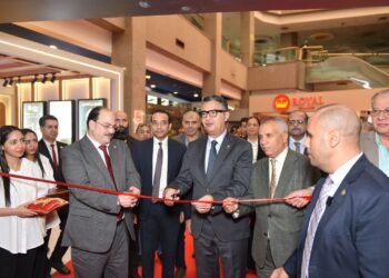 جانب من افتتاح المعارض