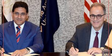 جانب من توقيع الاتفاقية