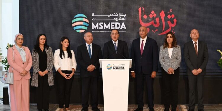 خلال فعاليات الدورة السابعة لمعرض المنتجات والحرف