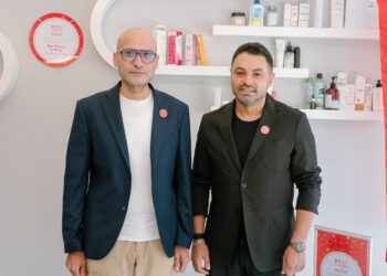 محمد صلاح، الرئيس التنفيذي للشركة المصرية لمستحضرات التجميل ECC و أحمد أبو الحمايل، الرئيس التنفيذي للذراع التجاري لمجموعة ECC Group