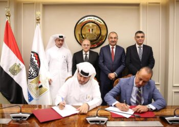 جانب من توقيع الاتفاقية