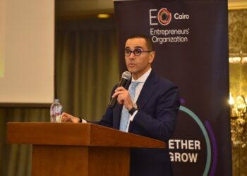 حسن الخطيب، وزير الاستثمار