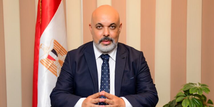 إيهاب واصف رئيس شعبة الذهب والمعادن