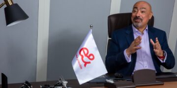 حاتم دويدار الرئيس التنفيذي لمجموعة e&