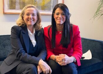 الدكتورة رانيا المشاط ، وناديا كالفينو رئيسة بنك الاستثمار الأوروبي