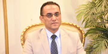 الدكتور أحمد شوقي، الخبير المصرفي