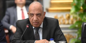 الدكتور محمود عصمت، وزير الكهرباء