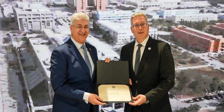 جانب من التكريم