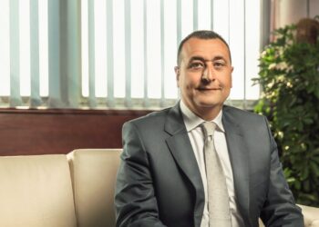 عمرو أبو العزم