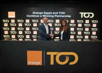 جانب من توقيع الشراكة