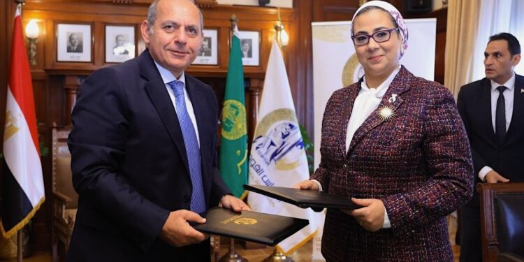 جانب من توقيع بروتوكول التعاون