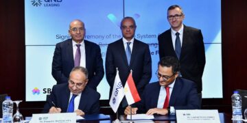 جانب من توقيع الاتفاقية