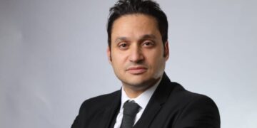 إيهاب عمر في منصب العضو المنتدب